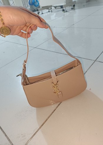 Bej Parlak Deri Kadın Omuz Çantası - Görsel 2