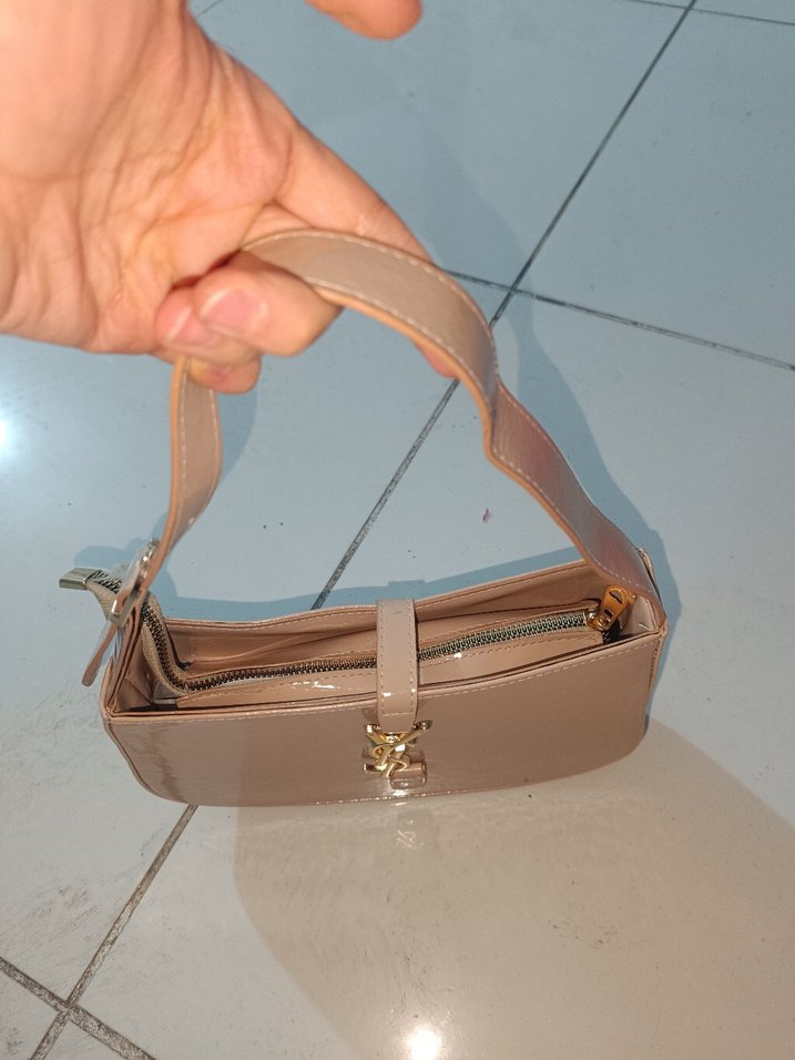 Bej Parlak Deri Kadın Omuz Çantası - Görsel 4