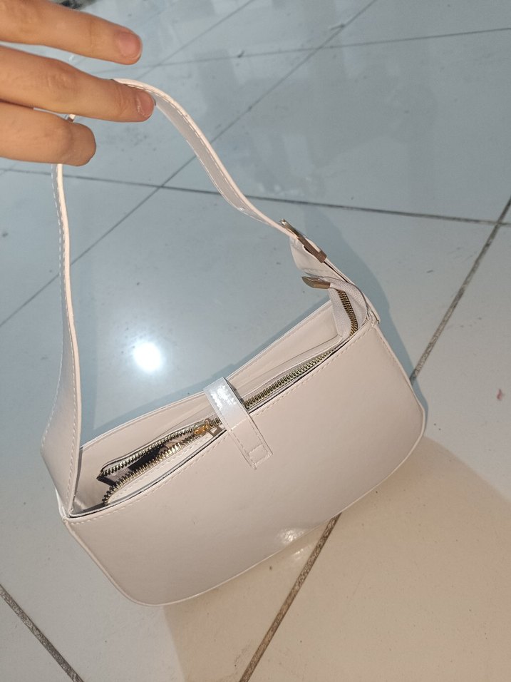 Beyaz Deri Tokalı Kadın Çanta - Görsel 2
