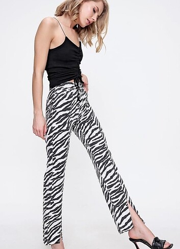 Zebra desenli pantolon 