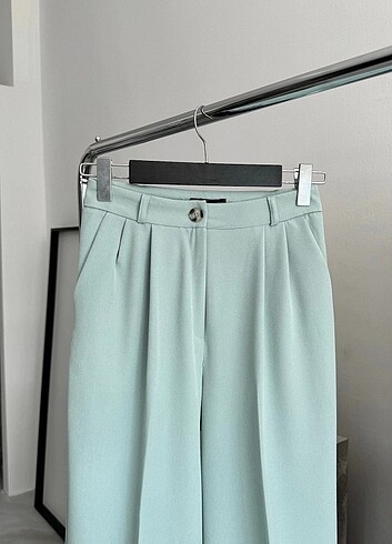 Trendyol & Milla Şu yeşili pantolon 