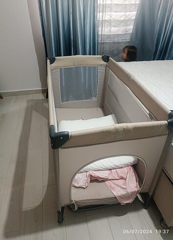 Diğer Anne yanı park yatak