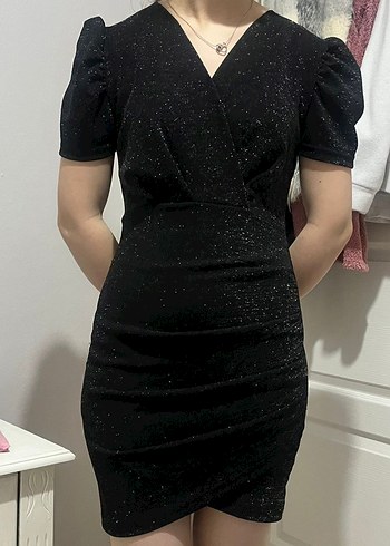 Siyah Mini V Yaka Kemerli Yılan Desenli Elbise - Görsel 2