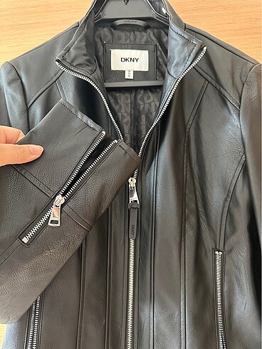 m Beden siyah Renk Dkny etiketli deri ceket
