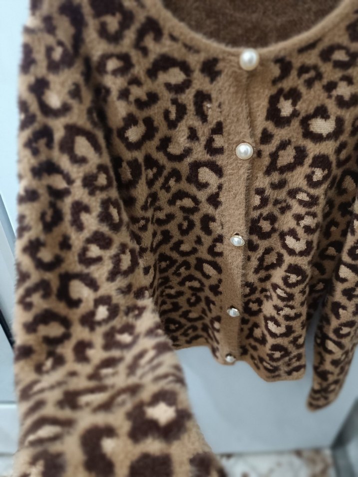 Kahverengi Leopar Desenli Kadın Hırka - Görsel 2