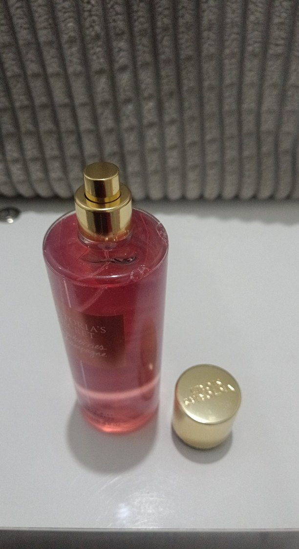 Victoria's Secret  şeker ve çicek kokusu vücut spreyi - Görsel 4