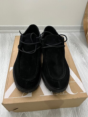 Zara ZARA DİKİŞ BURUNLU SÜET DERİ AYAKKABI