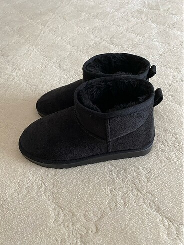 Ugg Ugg bot siyah 40 numara