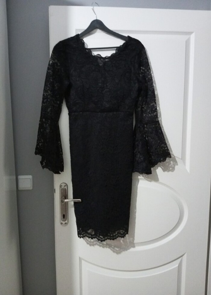 Kısa Dantel Elbise - Görsel 5