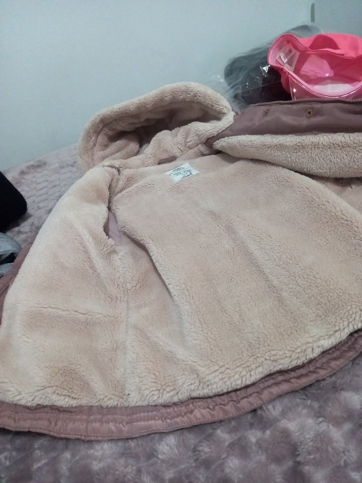 LCW Kız Çocuk Pembe Kapüşonlu Şişme Mont - Görsel 3