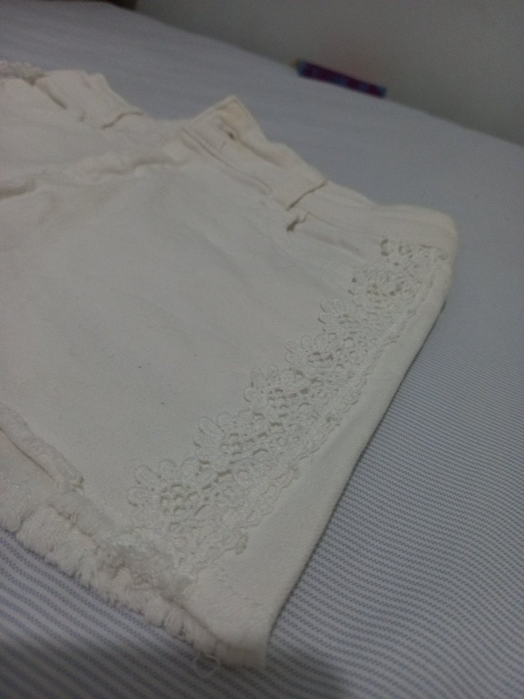 Koton beyaz Dantel Detaylı Mini Şort - Görsel 2