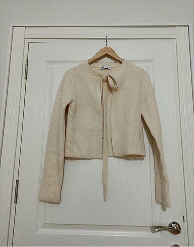 Zara Zara fiyonklu hırka