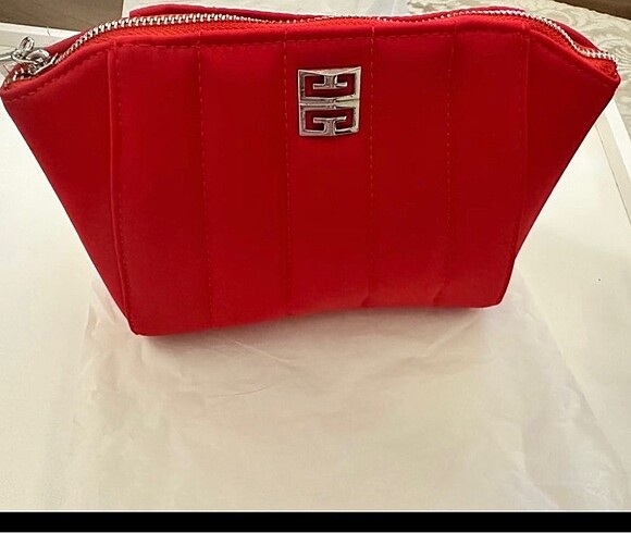 Beden GIVENCHY