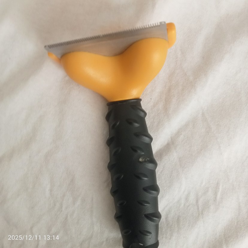Sarı Kedi Tüy Temizleme Tarağı - Görsel 2