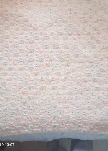 Nakışlı Kız bebek  el örgüsü battaniye - Görsel 6