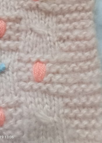 Nakışlı Kız bebek  el örgüsü battaniye - Görsel 2