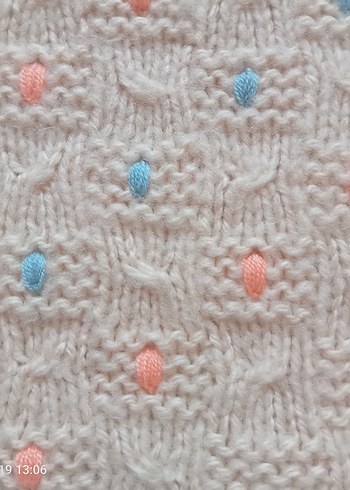 Nakışlı Kız bebek  el örgüsü battaniye - Görsel 4