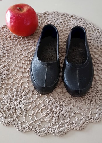 Siyah Çocuk Kara Lastik - Görsel 2