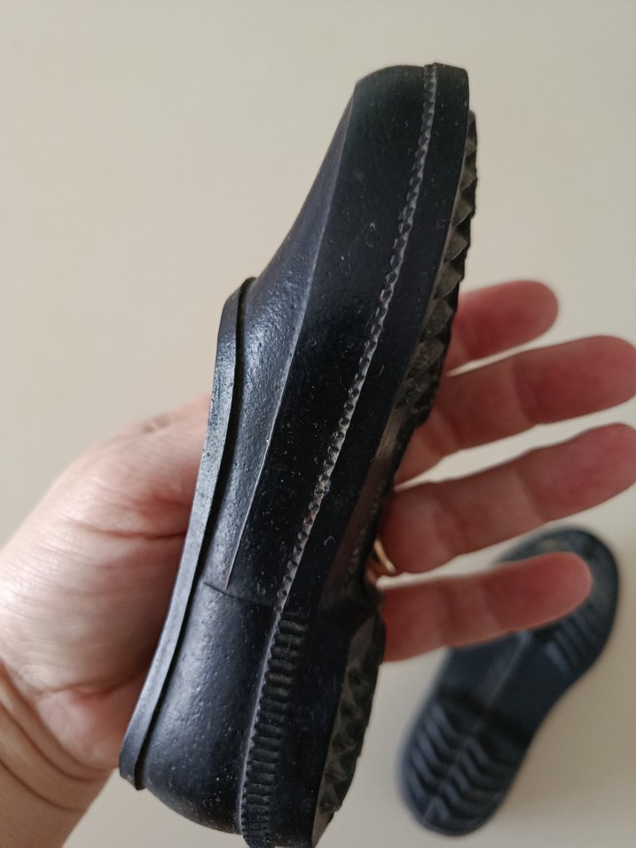 Siyah Çocuk Kara Lastik - Görsel 5