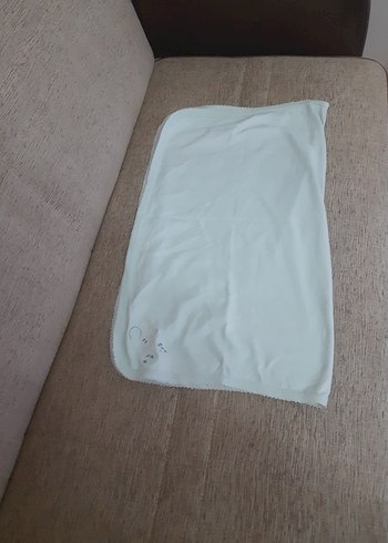 Beyaz Baskılı Bebek Battaniyesi - Görsel 2