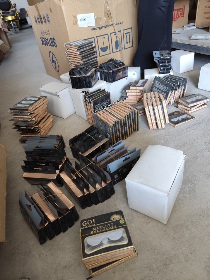 Altın Parlak 3'lü Marlett Takma Kirpik Seti - Görsel 3