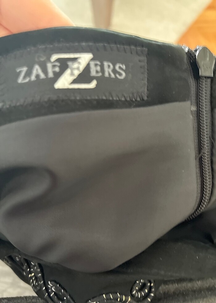 Hakiki deri işli elbise siyah astarlı yarım kol arka fermuarlı - Görsel 3