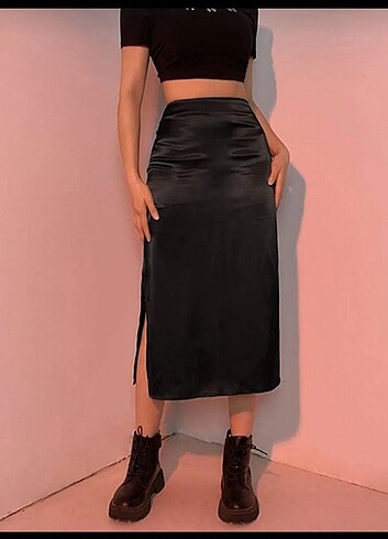 Saten yırtmaçlı etek - Görsel 2