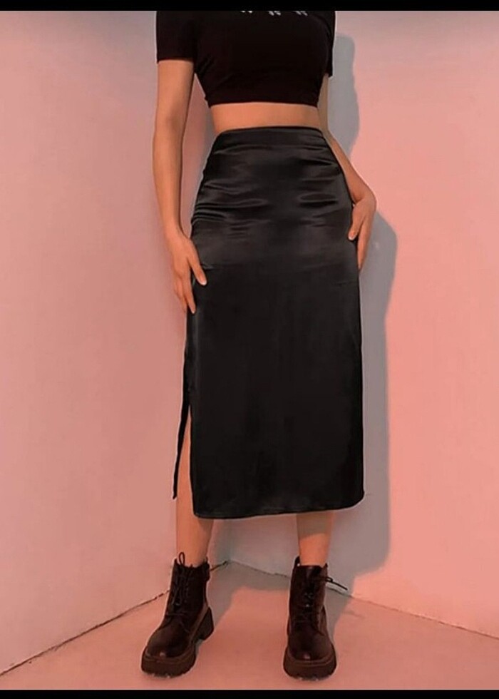 Saten yırtmaçlı etek - Görsel 2