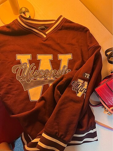 sweatshirt