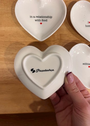 Kalp Şeklinde Beyaz Tabaklar Set - Görsel 2