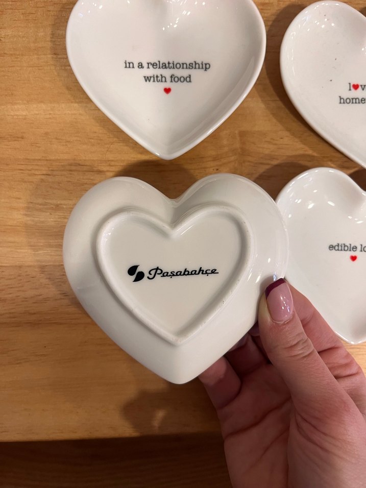 Kalp Şeklinde Beyaz Tabaklar Set - Görsel 2