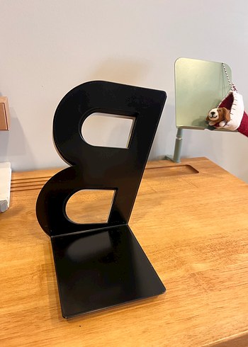 Siyah Beyaz B harfli 7li Kitap Tutucuları - Görsel 3