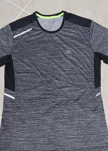Decathlon Gri Atletik Kısa Kollu Erkek Tişört Decathlon marka M beden