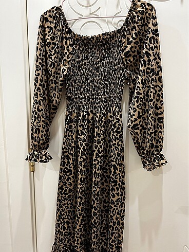 38 Beden Leoparlı midi boy elbise