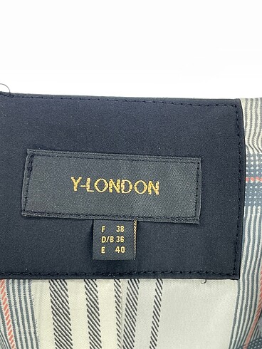 40 Beden siyah Renk Y-London Ceket %70 İndirimli.