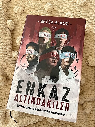 Enkaz altindakiler ciltli