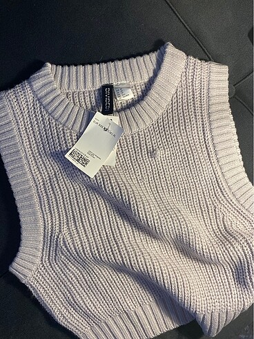 H&M H&M lila etiketli kısa süveter /xs