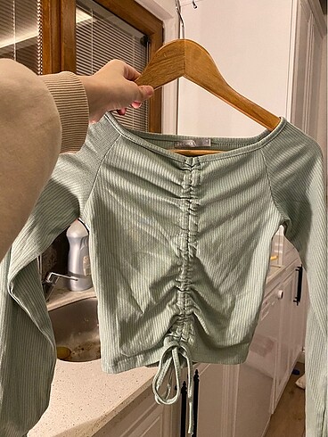 ince su yesili uzun kol crop top