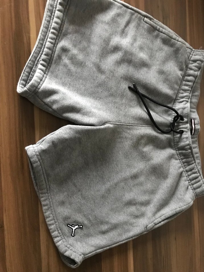 Puma Gri Erkek Şort
#puma - Görsel 2