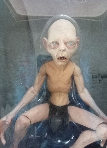 Neca 1/4 Lord of the Rings Smeagol figure