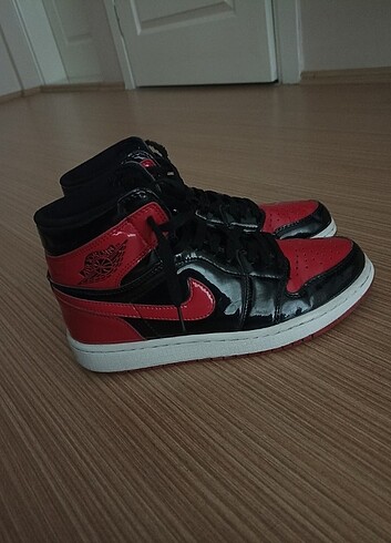 40 Beden kırmızı Renk Air Jordan retro high bred papent