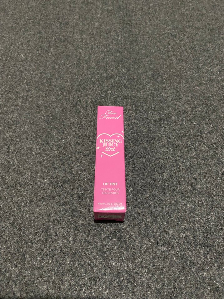 Too Faced Kissing Juicy Tint Renkli Dudak Balsamı - Görsel 2
