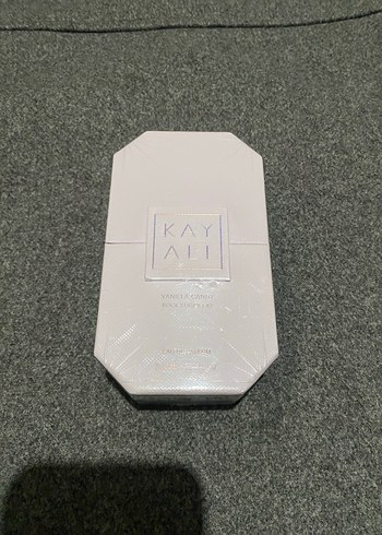 Kadın Parfümü Kayali Vanilla Candy - Görsel 2