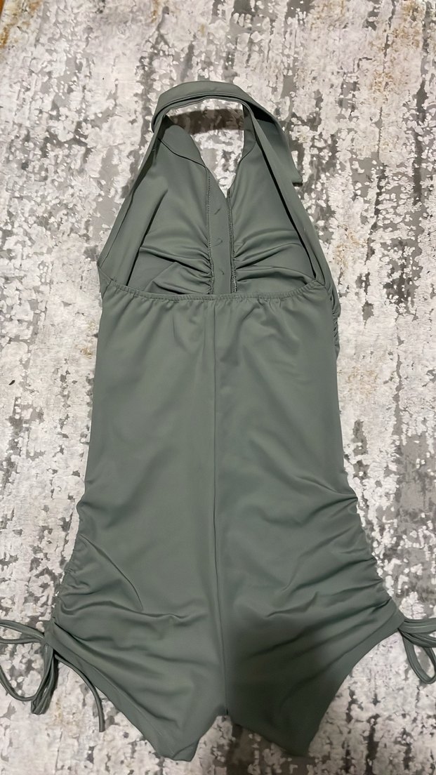 Yeşil şort tulum - Görsel 2