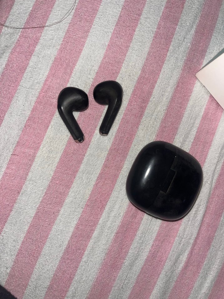 Kablosuz Siyah Kulaklık - Görsel 2