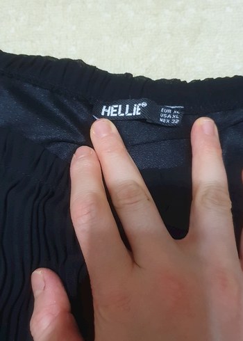 Siyah Pilili Sıfır Kollu - Görsel 2