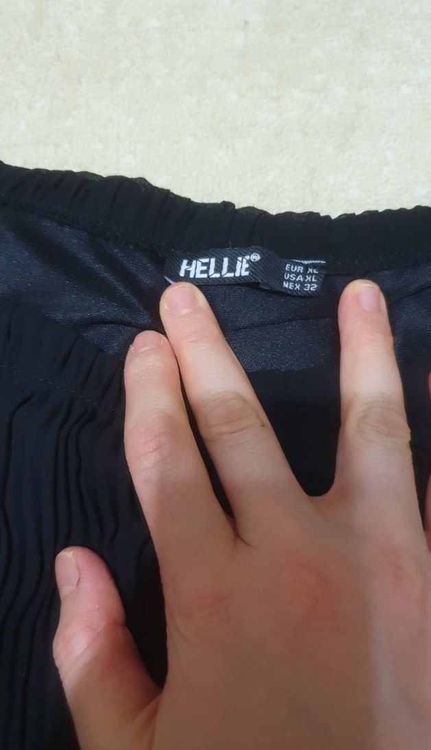 Siyah Pilili Sıfır Kollu - Görsel 2