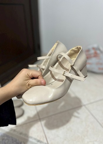 Bej Stiletto Topuklu Kadın Klasik Ayakkabı