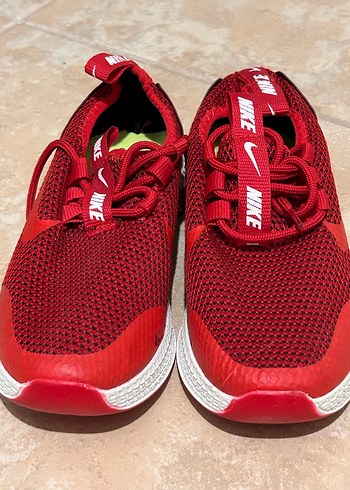 Nike Kırmızı Bağcıklı Kadın Spor Ayakkabı - Görsel 2