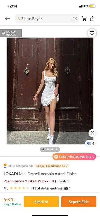 Beyaz mezuniyet elbisesi